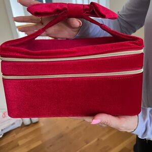 Estée Lauder Red Velvet Bow-Top Cosmetic Case - NWT
